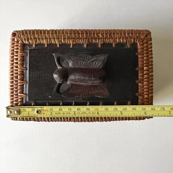 Vintage Indonesian Lombok Handcrafted Woven Basket Box Carved Wood Butterfly Lid - Picture 4 of 8
